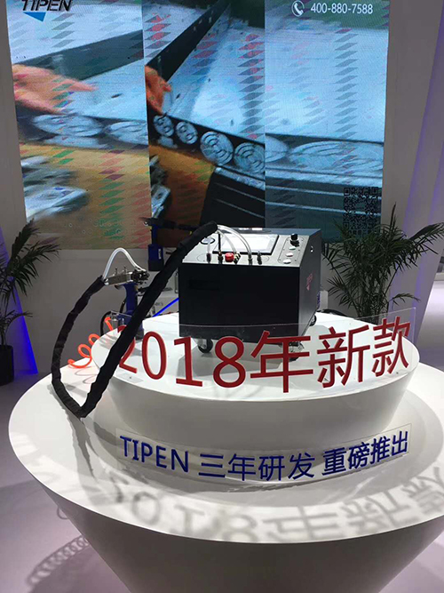 自（zì）動（dòng）鉚釘槍圖片展示